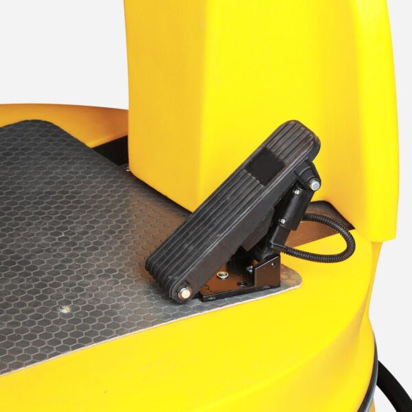 Ride-On Floor Scrubber – Heavy-Duty Industrial Cleaning Machine - Image 4